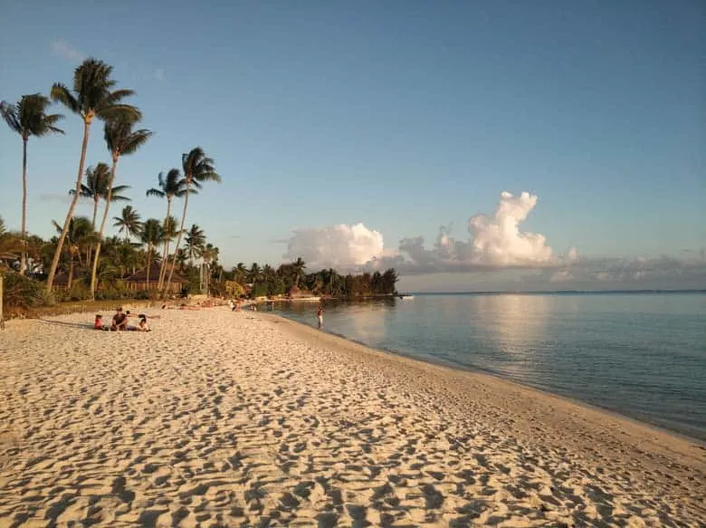 Пляж Матира находится на южной оконечности главного острова и является главным пляжем острова. 1 Пляж Матира Бора-Бора