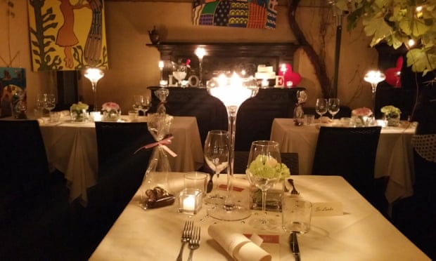 Обеденная зона в Ла Перголетта, Пиза, Италия. 1 Обеденная зона в Ла Перголетта, Пиза, Италия.