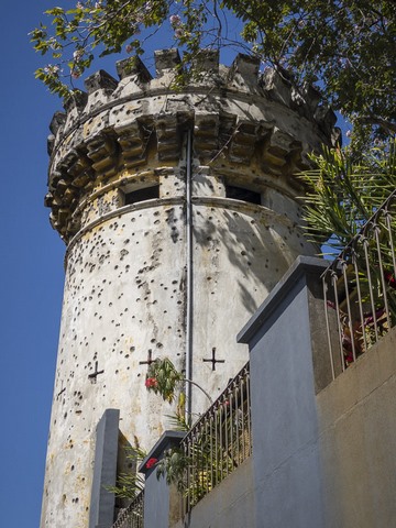 Пулевые отверстия в Национальном музее 1 Пулевые отверстия в Национальном музее