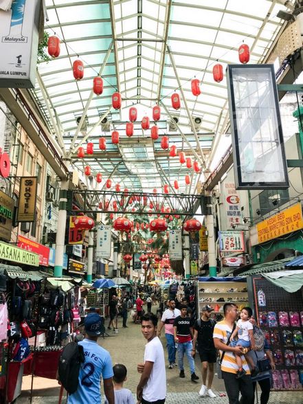 Педалинг-стрит или китайский квартал в КЛ. Куала-Лумпур Педалинг-стрит или китайский квартал в КЛ. Куала-Лумпур