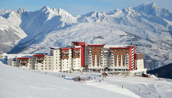 Вид на отель Club Med на горнолыжном курорте Ла Плань 11 Вид на отель Club Med на горнолыжном курорте Ла Плань