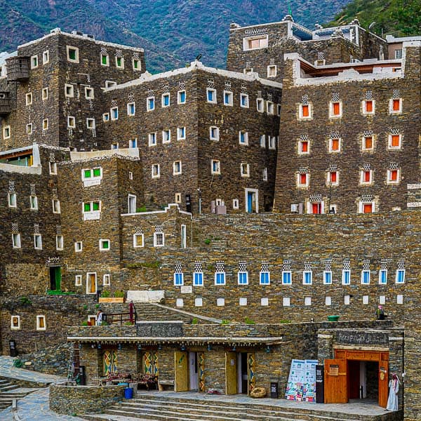 Легко понять, почему Риджал Алмааа называют Пряничной деревней Легко понять, почему Риджал Алмаа называют Пряничной деревней