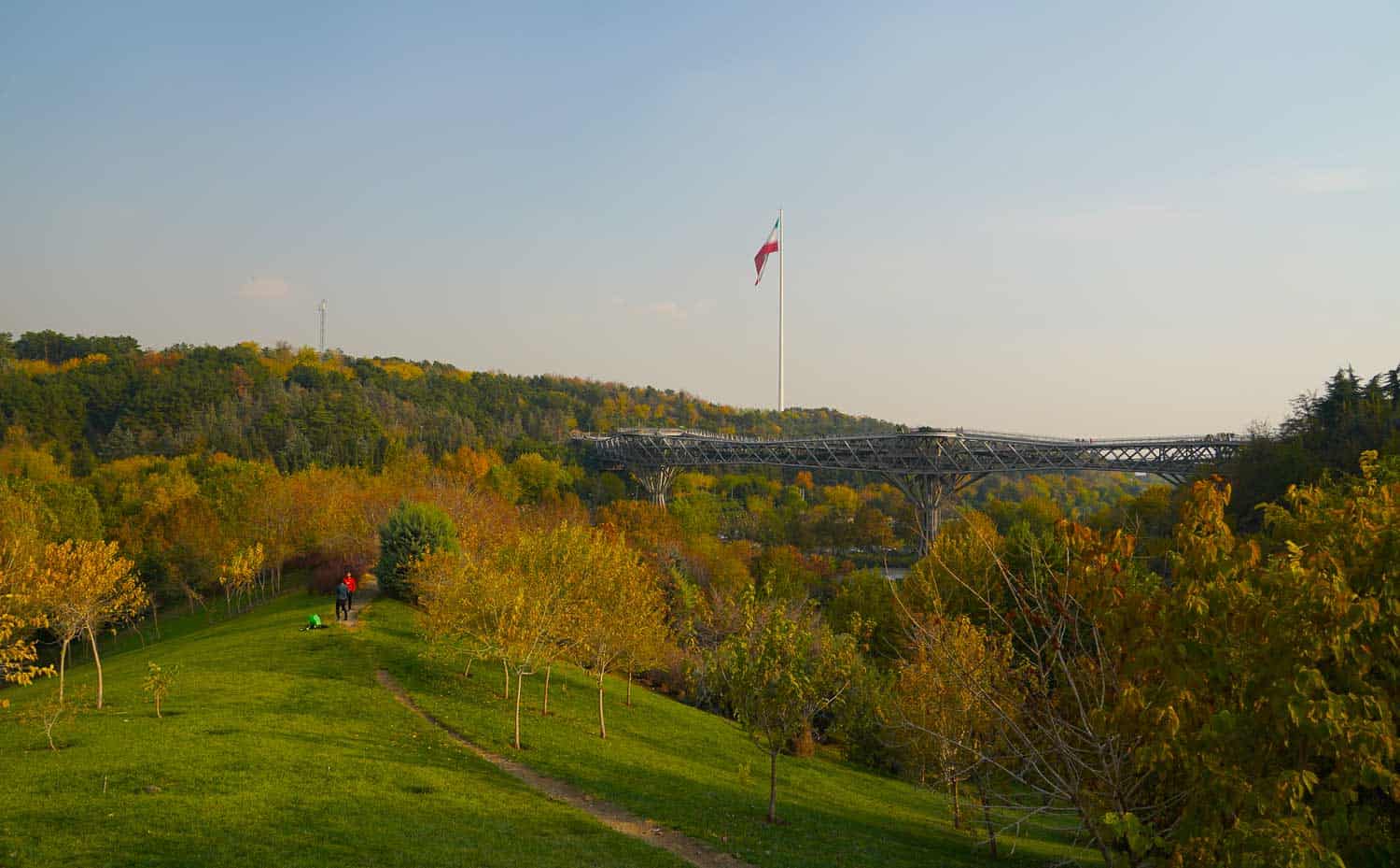 Табиатский мост. 1 Табиатский мост.