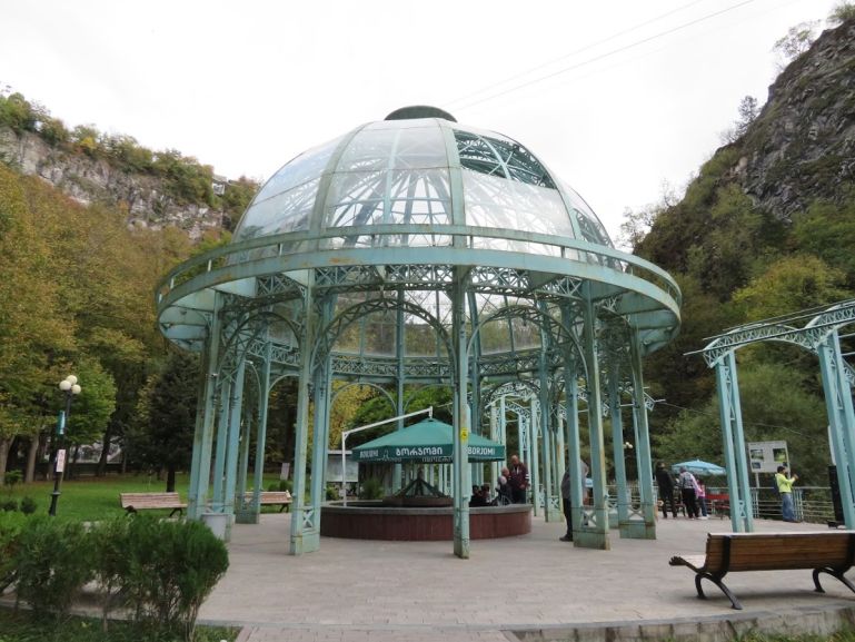 Источник минеральной воды Боржоми 111 Источник минеральной воды Боржоми