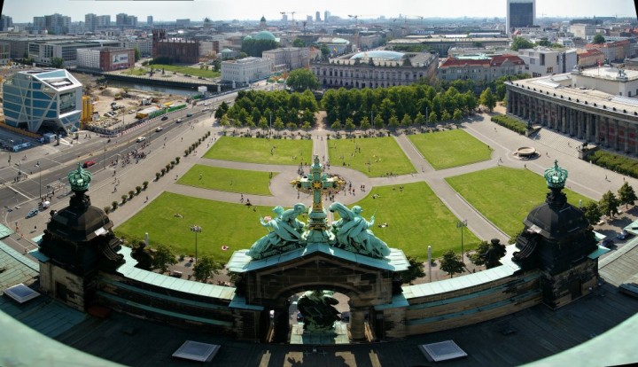 Люстгартен, вид с Берлинер Дом, Чем заняться в Берлине, Германия 1 Люстгартен, вид с Берлинер Дом, Чем заняться в Берлине, Германия