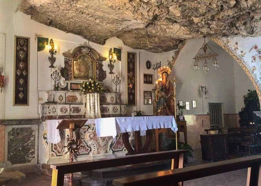 Храм Мадонны делла Рокка 1 Чем заняться в Таормине: посетить Храм Мадонны делла Рокка