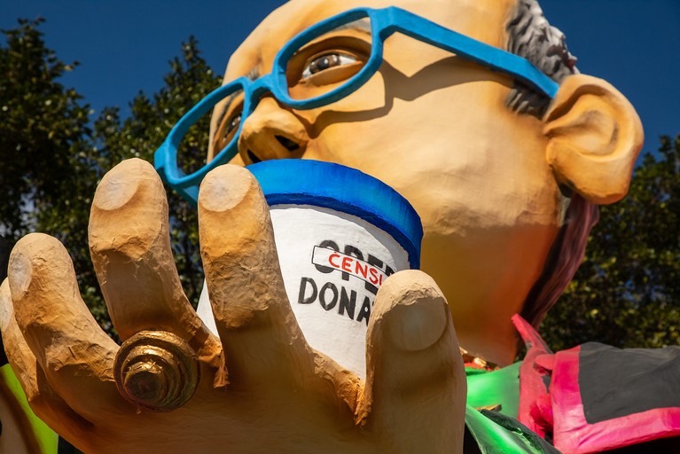 Спорный поплавок с изображением мальтийского священника Мальтийский карнавал 11 Спорный поплавок с изображением мальтийского священника Мальтийский карнавал