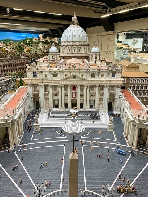 Миниатюрная страна чудес - одна из лучших достопримечательностей Гамбурга, Германия. 1 Миниатюрная страна чудес - одна из лучших достопримечательностей Гамбурга, Германия.