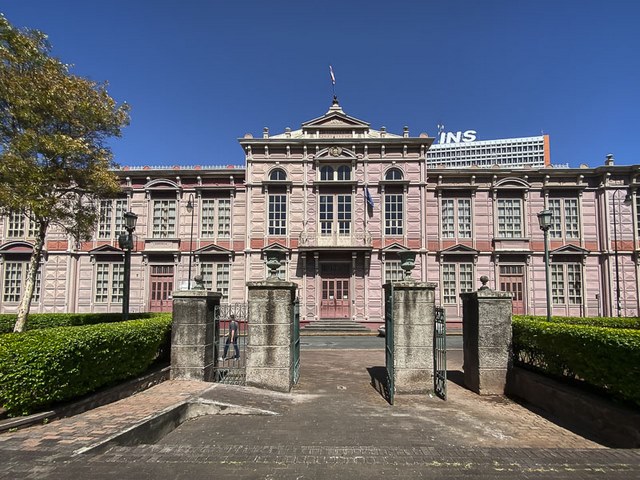 Металлическое здание | Что посмотреть в Сан-Хосе Коста-Рика 1 Металлическое здание | Что посмотреть в Сан-Хосе Коста-Рика