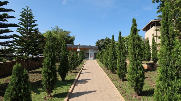 ПОСЕТИТЕ МЕМОРИАЛ ГЕНОЦИДА В КИГАЛИ 11 ПОСЕТИТЕ МЕМОРИАЛ ГЕНОЦИДА В КИГАЛИ