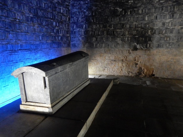 Музей древнего искусства и гробниц 111 Музей древнего искусства и гробниц