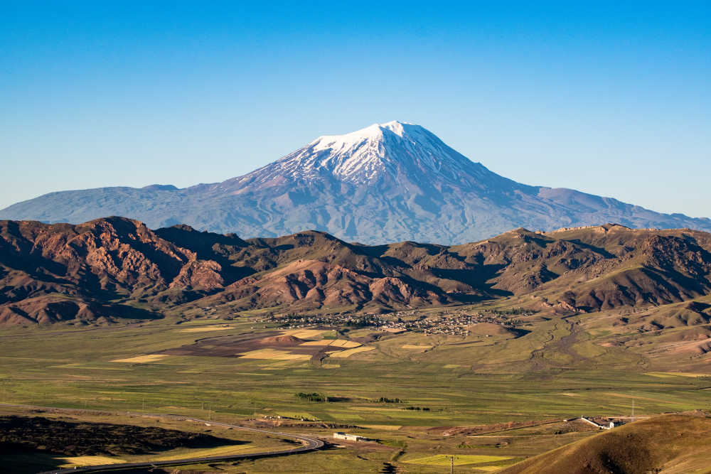 Ноев ковчег якобы приземлился на горе Арарат1 Ноев ковчег якобы приземлился на горе Арарат