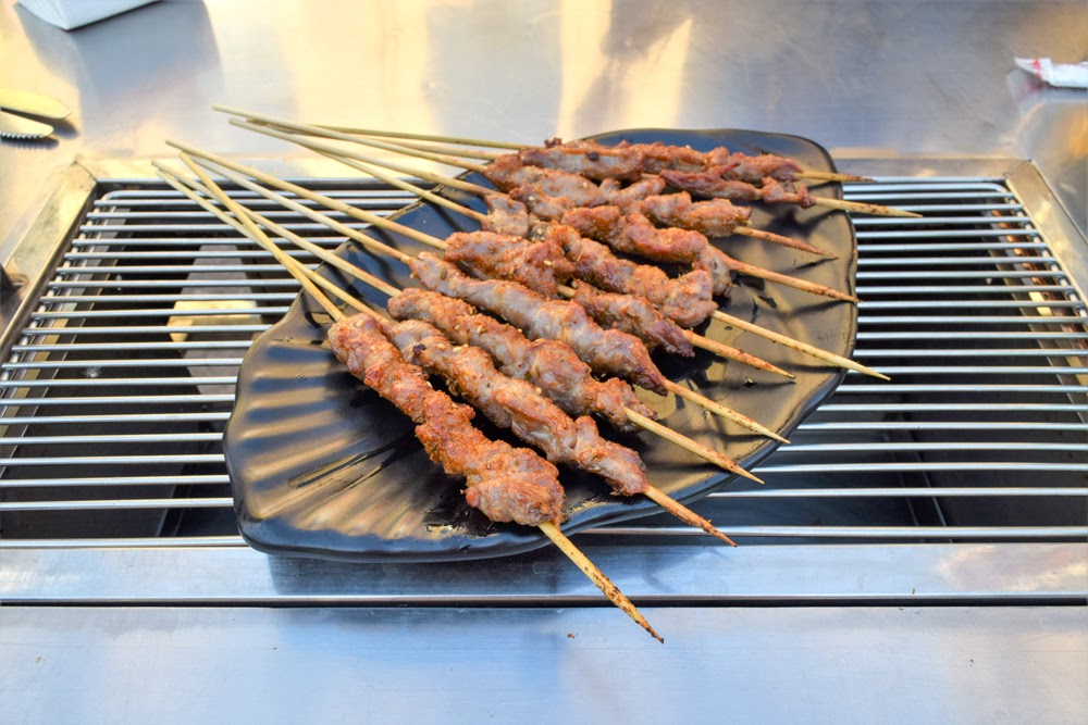 Местные китайские места (барбекю из баранины) Местные китайские места (барбекю из баранины) Пекин