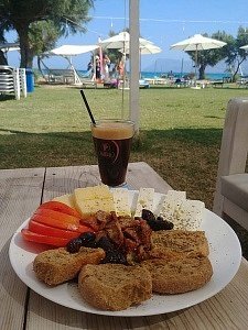 завтрак Мпалос пляж Крит завтрак Мпалос пляж Крит