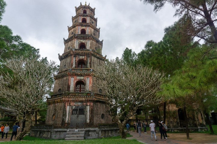 Принесите сокрытия в храмах 11 Принесите сокрытия в храмах Туры во Вьетнам.