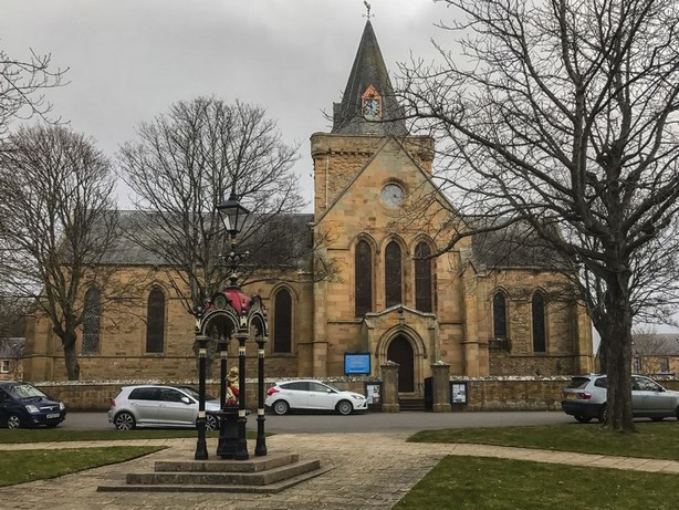 Дунробинского замка 11 Добавьте посещение очаровательной деревни Дорнох при посещении Дунробинского замка