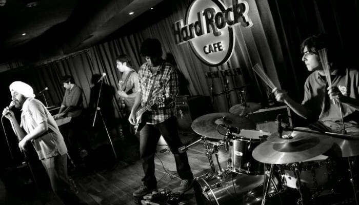 У Дели есть некоторые из самых модных мест встречи музыки 11 Ночная жизнь Дели 111