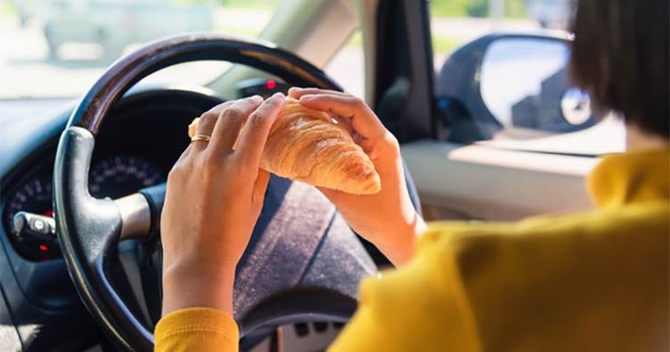 незаконно есть или пить во время вождения на Кипре Факты о Кипре незаконно есть или пить во время вождения на Кипре Факты о Кипре