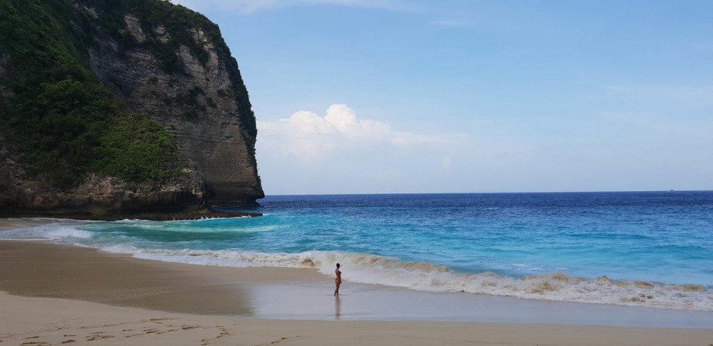 Нетронутые белые пески и бирюзовые воды на пляже Келингкинг 11 Нетронутые белые пески и бирюзовые воды на пляже Келингкинг