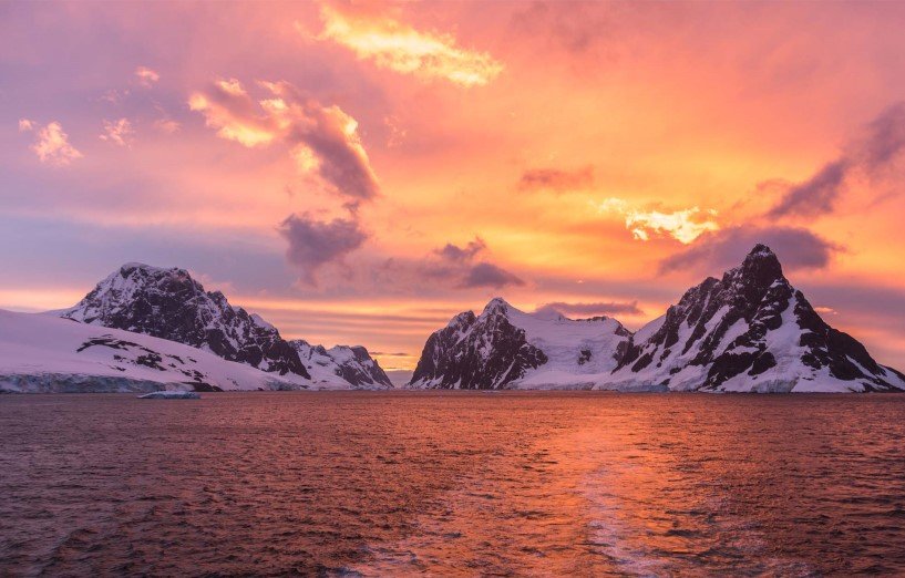 Закат в проливе Лемэр, Антарктида Факты о Антарктиде. 11 Закат в проливе Лемэр, Антарктида Факты о Антарктиде.