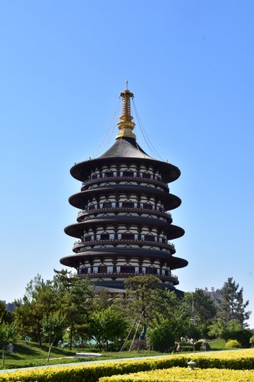 Живописный район Минтан Живописный район Минтан является одной из достопримечательностей Лоян