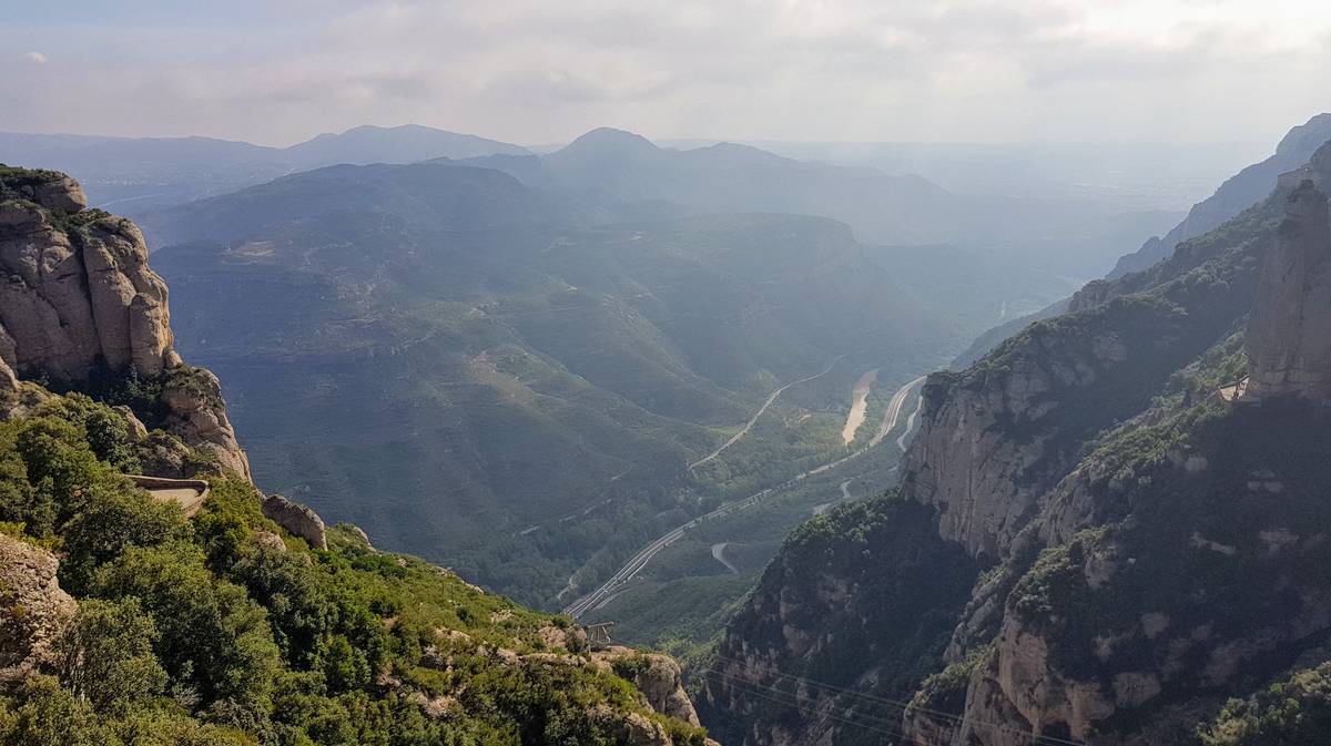 Виды на Монсеррат Монастырь 1 Виды на Монсеррат Монастырь