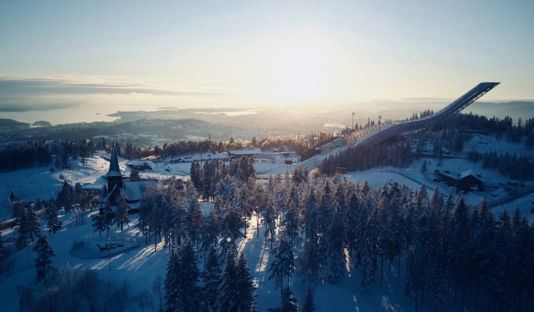 Зимний вид Осло, Норвегия и старый олимпийский трамплин в Холменколлене 111 Зимний вид Осло, Норвегия и старый олимпийский трамплин в Холменколлене