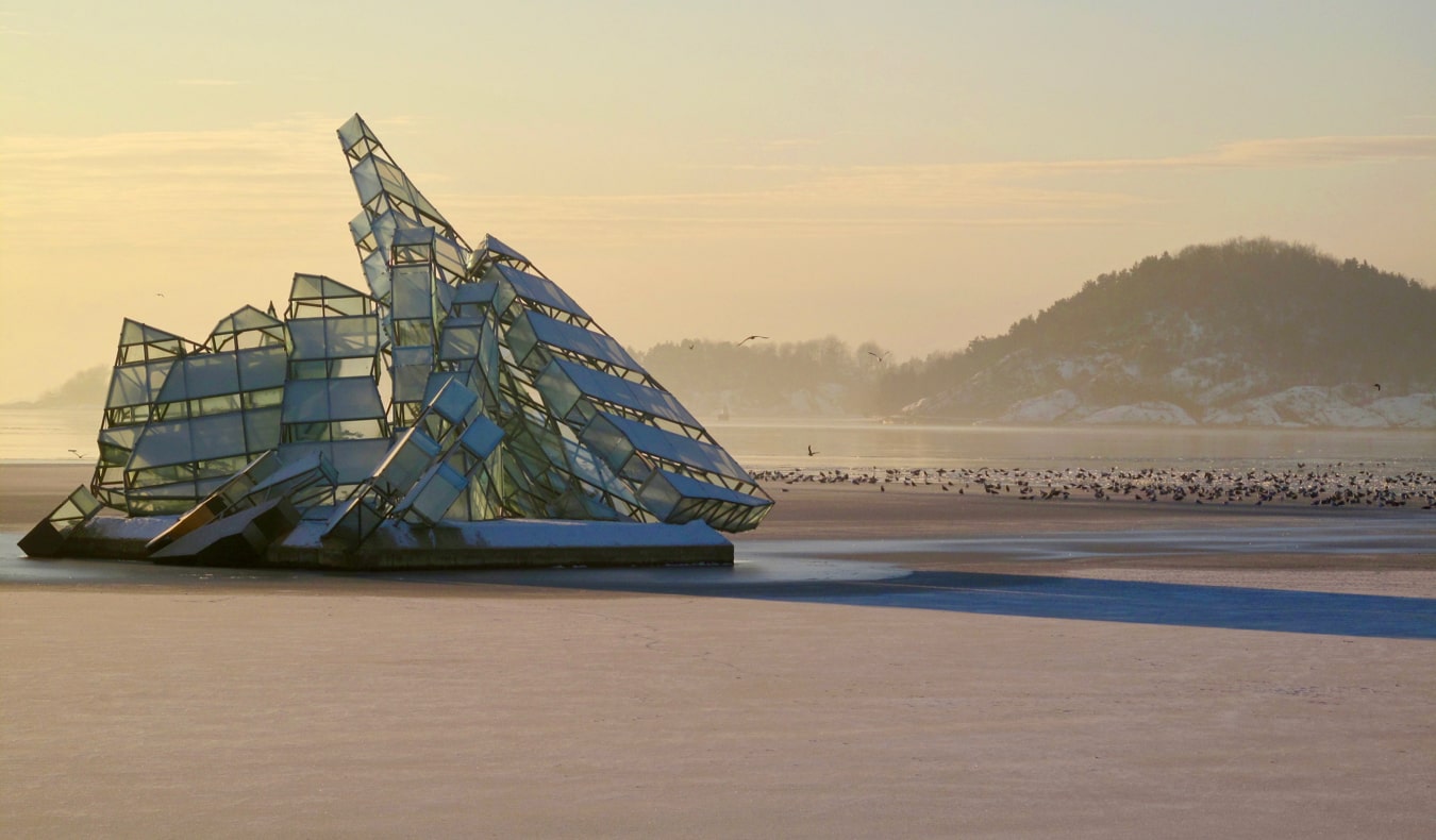 Скульптура She Lies в Осло, Норвегия 11 Скульптура She Lies в Осло, Норвегия