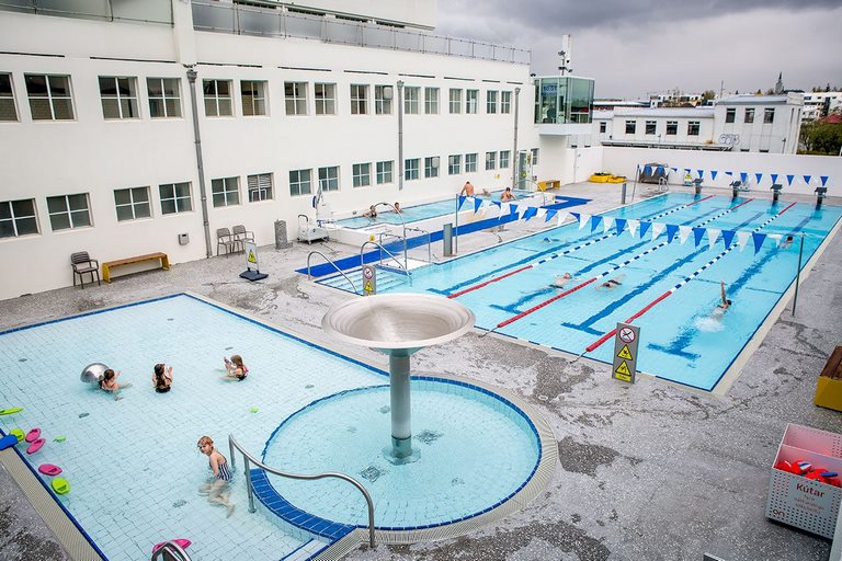 Бассейн Laugardalslaug в Рейкьявике 1 Бассейн Laugardalslaug в Рейкьявик