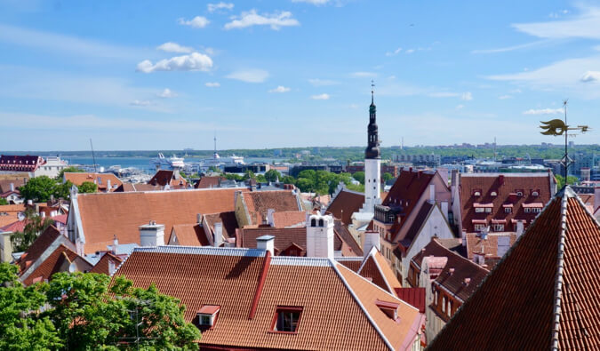 Вид на город со смотровой площадки Кохтуотса в Таллинне, Эстония 11 Вид на город со смотровой площадки Кохтуотса в Таллинне, Эстония