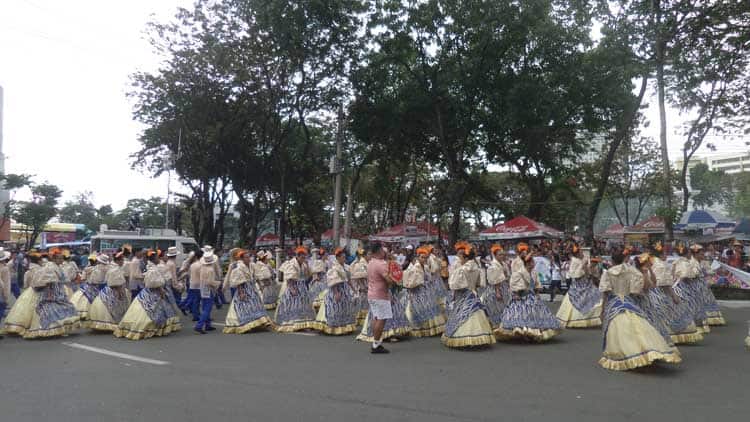 что делать в Себу | фестиваль 111 что делать в Себу | фестиваль