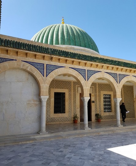 Внешний вид мавзолея Хабиба Бургибы в Монастире. Путешествие в Тунис 1 Внешний вид мавзолея Хабиба Бургибы в Монастире. Путешествие в Тунис