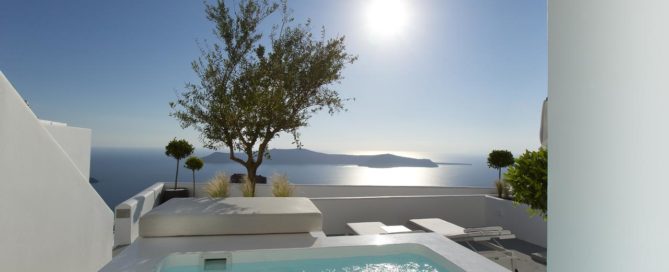 best_hotels_santorini